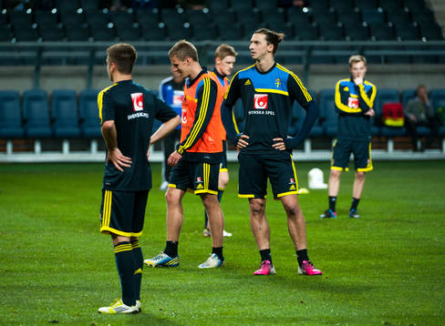 Fotboll, Sverige, Fotografering och träning på Friends