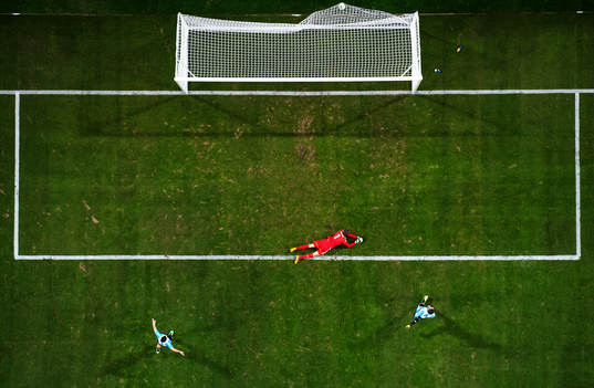 Sergio Aguero och Gonzalo Higuain, Argentina, jublar
