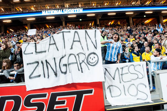 De argentinska fansen skriver meddelanden till Zlatan och