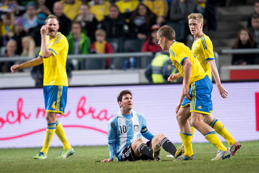 Pontus Wernbloom, Sverige, kapar Lionel Messi, Argentina,