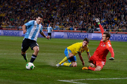 Sergio Aguero, Argentina, Mikael Lustig, Andreas Isaksson,