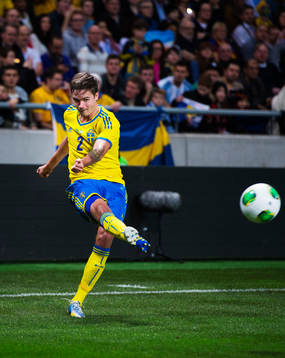 Mikael Lustig, Sverige