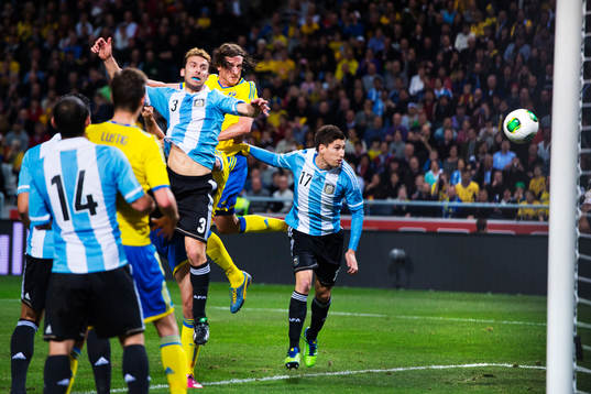 Jonas Olsson, Sverige, nickar in 1-1