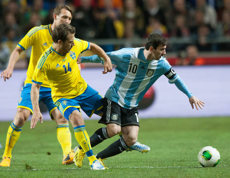 Lionel Messi, Argentina, och Tobias Hysén, Sverige