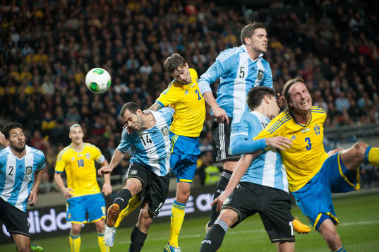 Mikael Lustig, Sverige