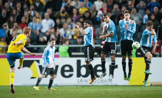 2-3, Rasmus Elm, Sverige, frispark