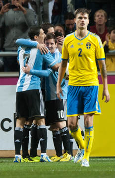 Självmål, Mikael Lustig, Lionel Messi, Argentina jublar