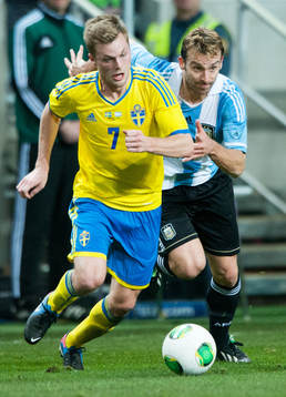 Sebastian Larsson, Sverige, mot Angel di Maria, Argentina