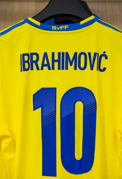 Sveriges omklädningsrum. Zlatan Ibrahimovics matchtröja