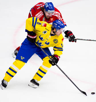 Johan Fransson, Sverige, jagas av, Lukas Kaspar, Tjeckien