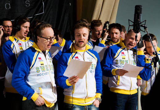 Pär Mårts och Fredrik Pettersson sjunger koncentrerat