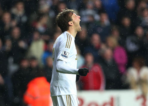 Bläddra bland fler bilder av Fotboll, Premier League, Swansea v QPR