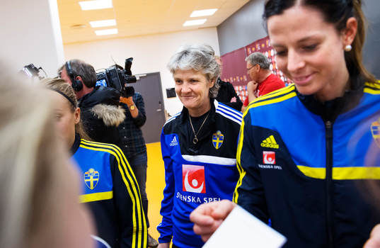Pia Sundhage, förbundskapten, och Lotta Schelin