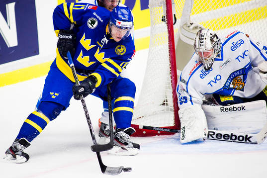 Carl Söderberg, Sverige, nära att göra mål,