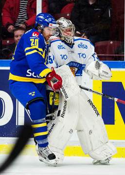 Joel Lundqvist, Sverige, Atte Engren, målvakt, Finland
