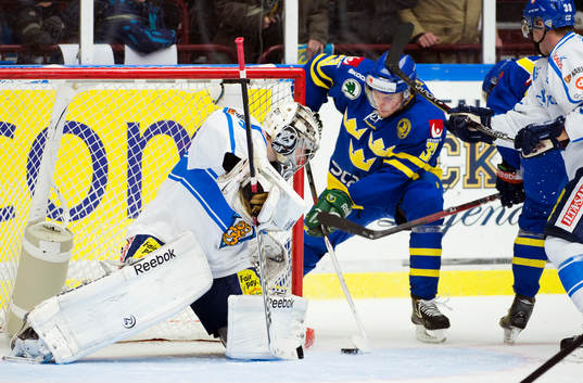 Marcus Paulsson, Sverige, försöker köksvägen på Atte