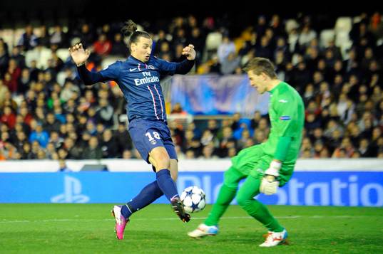 Zlatan IBRAHIMOVIC / Vicente GUAITA PANADERO - 12.02.2013 -