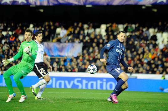 Zlatan IBRAHIMOVIC / Vicente GUAITA PANADERO - 12.02.2013 -