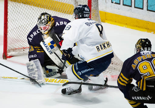 Rhett Rakhshani, HV71, gör 0-1 bakom Daniel Larsson,
