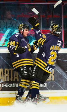 Broc Little och Mattias Janmark-Nylén, AIK, jublar