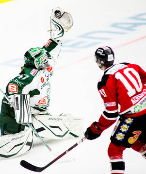 Michal Zajkowski, målvakt, Tingsryd, räddar friläge,