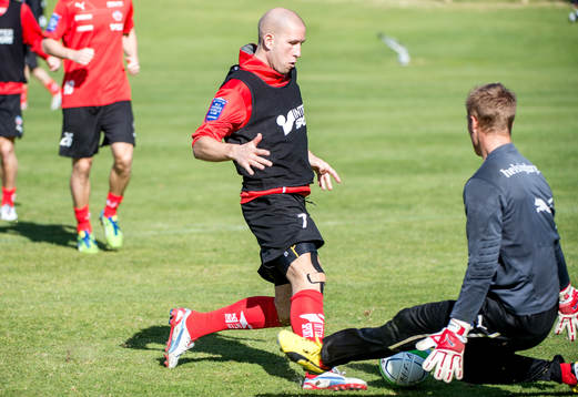 Mattias Lindström, utmanar Per Hansson, målvakt,