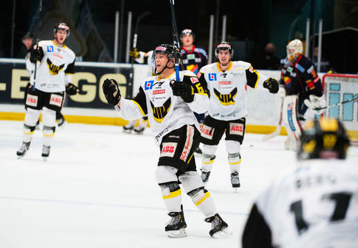 Matthew Fornataro, Västerås, jublar
