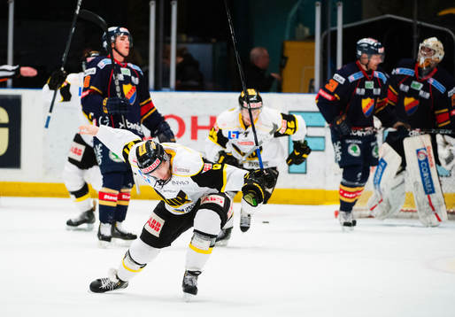 Matthew Fornataro, Västerås, jublar