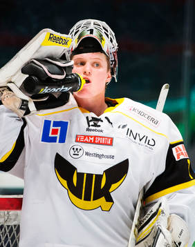 Lars Johansson, målvakt, Västerås, dricker vatten