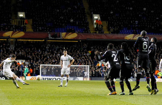 Football - Tottenham Hotspur v Olympique Lyonnais - UEFA