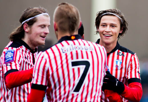 Simon Thern, Malmö FF, är glad efter, Magnus Erikssons 2-0