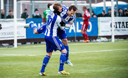 Tobias Hysén kastar sig över Sam Larsson, IFK Göteborg