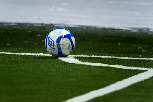 Fotboll på konstgräs