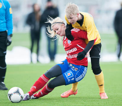 Emma Sjödahl, Vittsjö, brottas med en kille, herrar mot