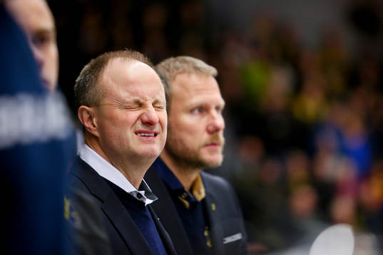 Solna AIKs tränare Anders Eldebrink deppar