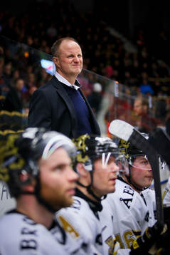 Solna AIKs tränare Anders Eldebrink deppar