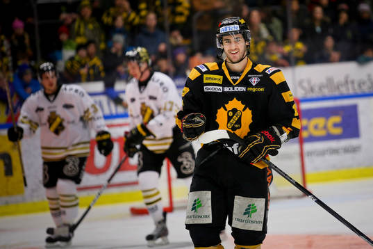 Skellefteå  stjärna Bud Holloway i vinsten mot AIK