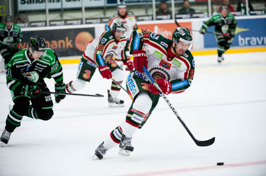 Dick Axlesson, tar pucken och gör mål, Frölunda