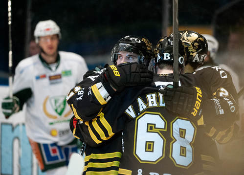 Christian Sandberg, AIK, kramas om