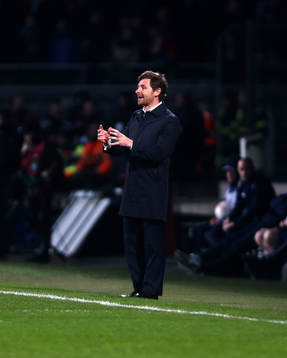 Football - Olympique Lyonnais v Tottenham Hotspur - UEFA