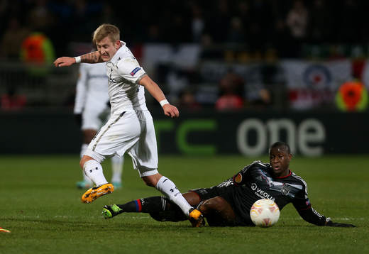 Football - Olympique Lyonnais v Tottenham Hotspur - UEFA