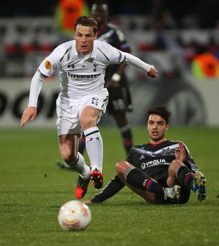 Football - Olympique Lyonnais v Tottenham Hotspur - UEFA