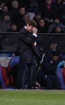 Football - Olympique Lyonnais v Tottenham Hotspur - UEFA