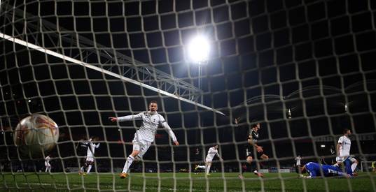 Football - Olympique Lyonnais v Tottenham Hotspur - UEFA