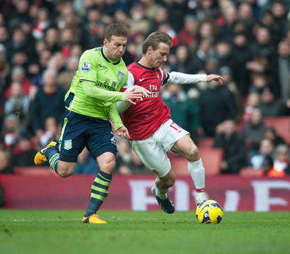 Football - Arsenal v Aston Villa - Barclays Premier League