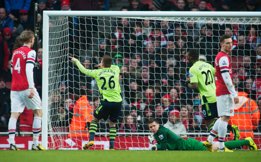 Football - Arsenal v Aston Villa - Barclays Premier League
