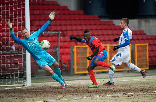 David Accam, Helsingborg är nära