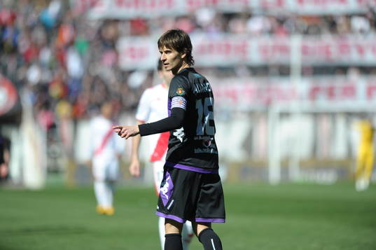 Player Real Valladolid Midflier Sastre (18)
