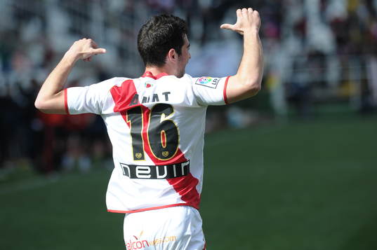 celebration goal player Rayo Vallecano defense Amat (13)