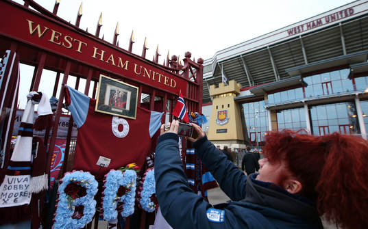 Football - West Ham United v Tottenham Hotspur - Barclays